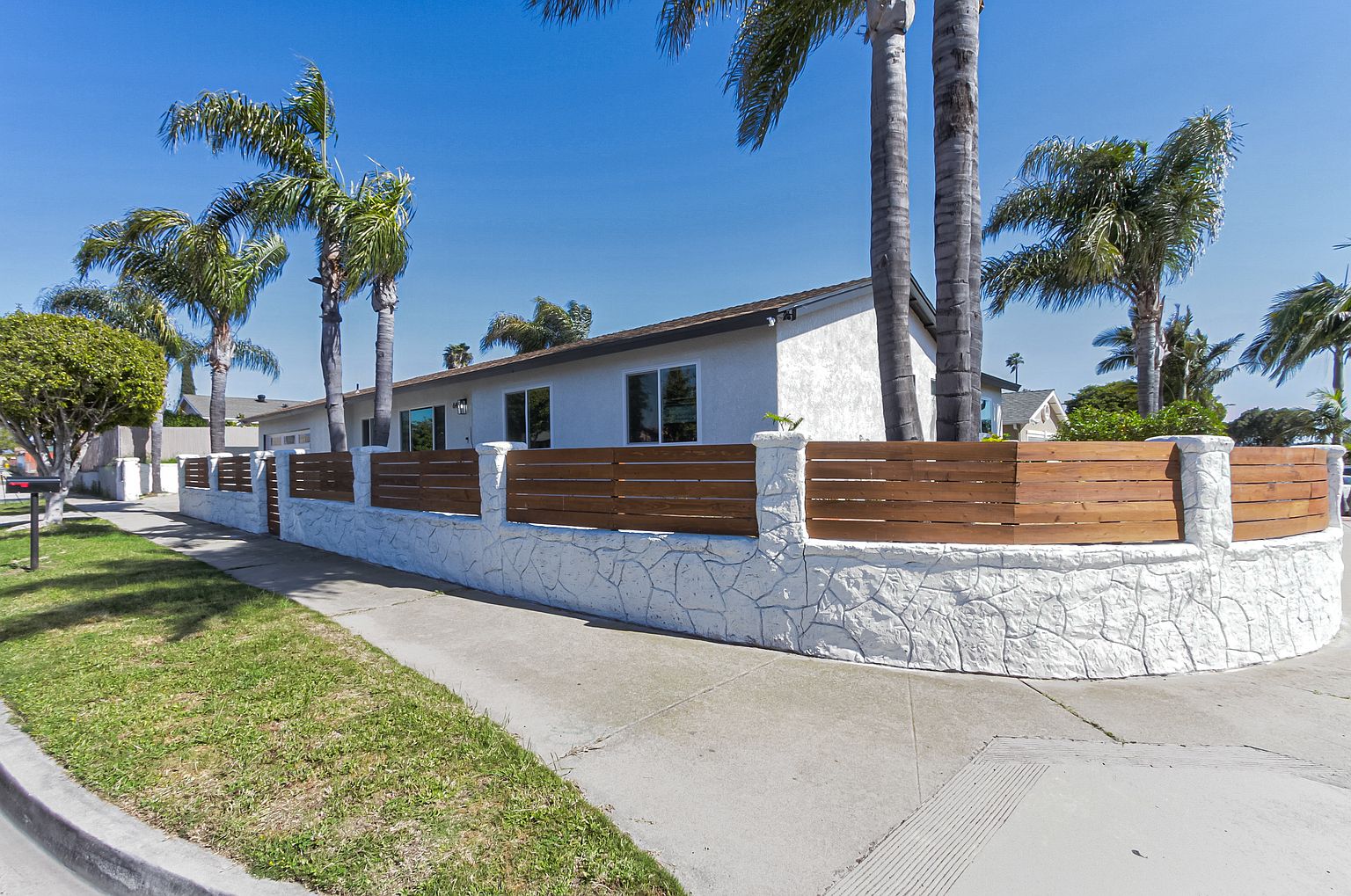 644 Arthur Ave photo 5
