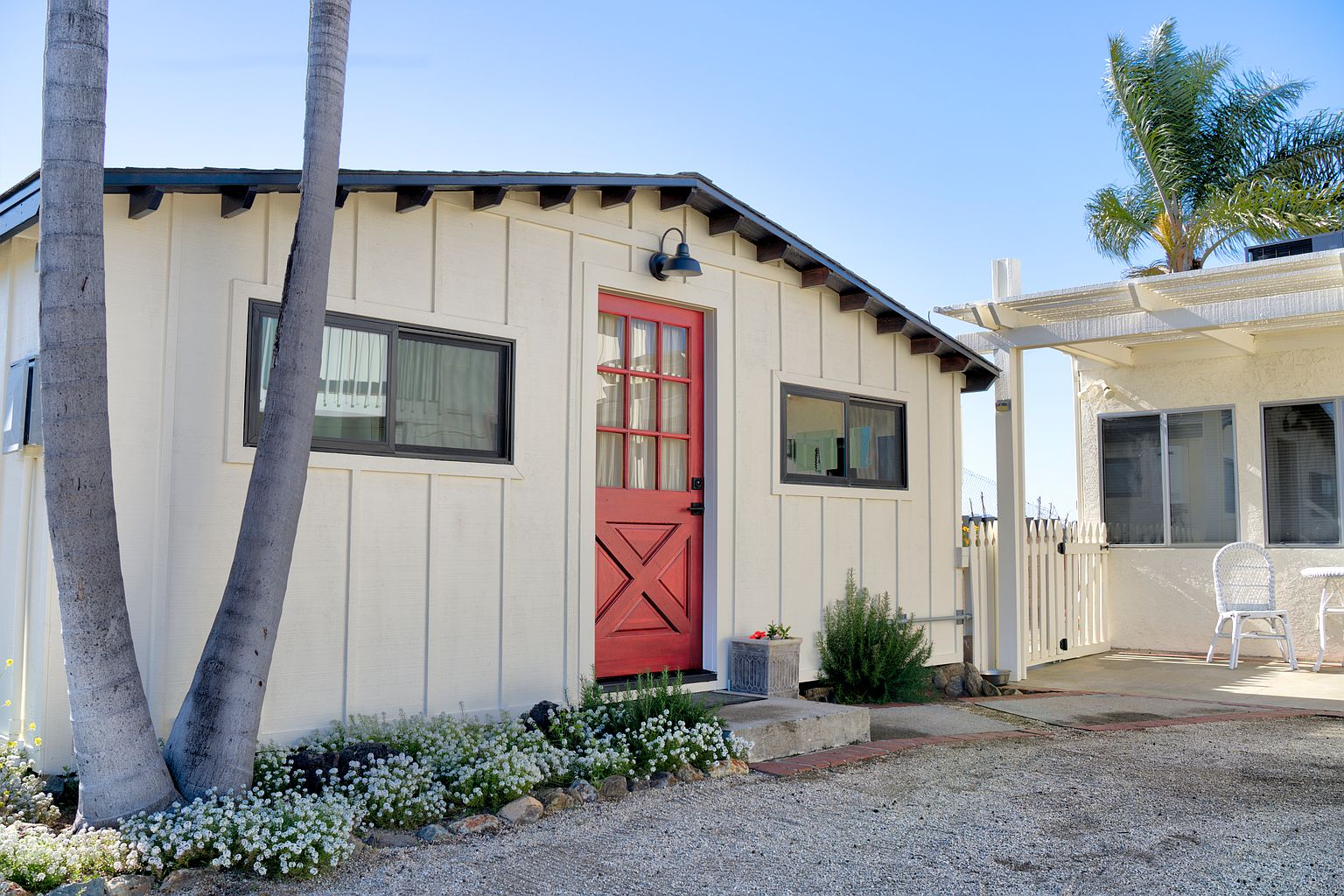 5935 Redondo Dr photo 4