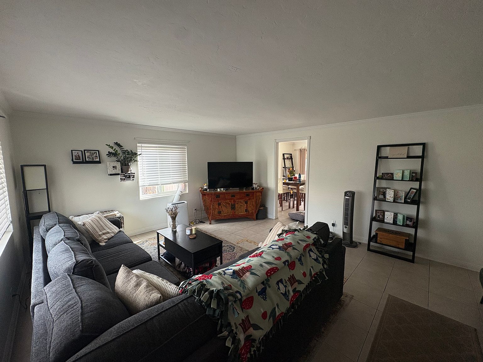 3253 Carolyn Cir photo 3
