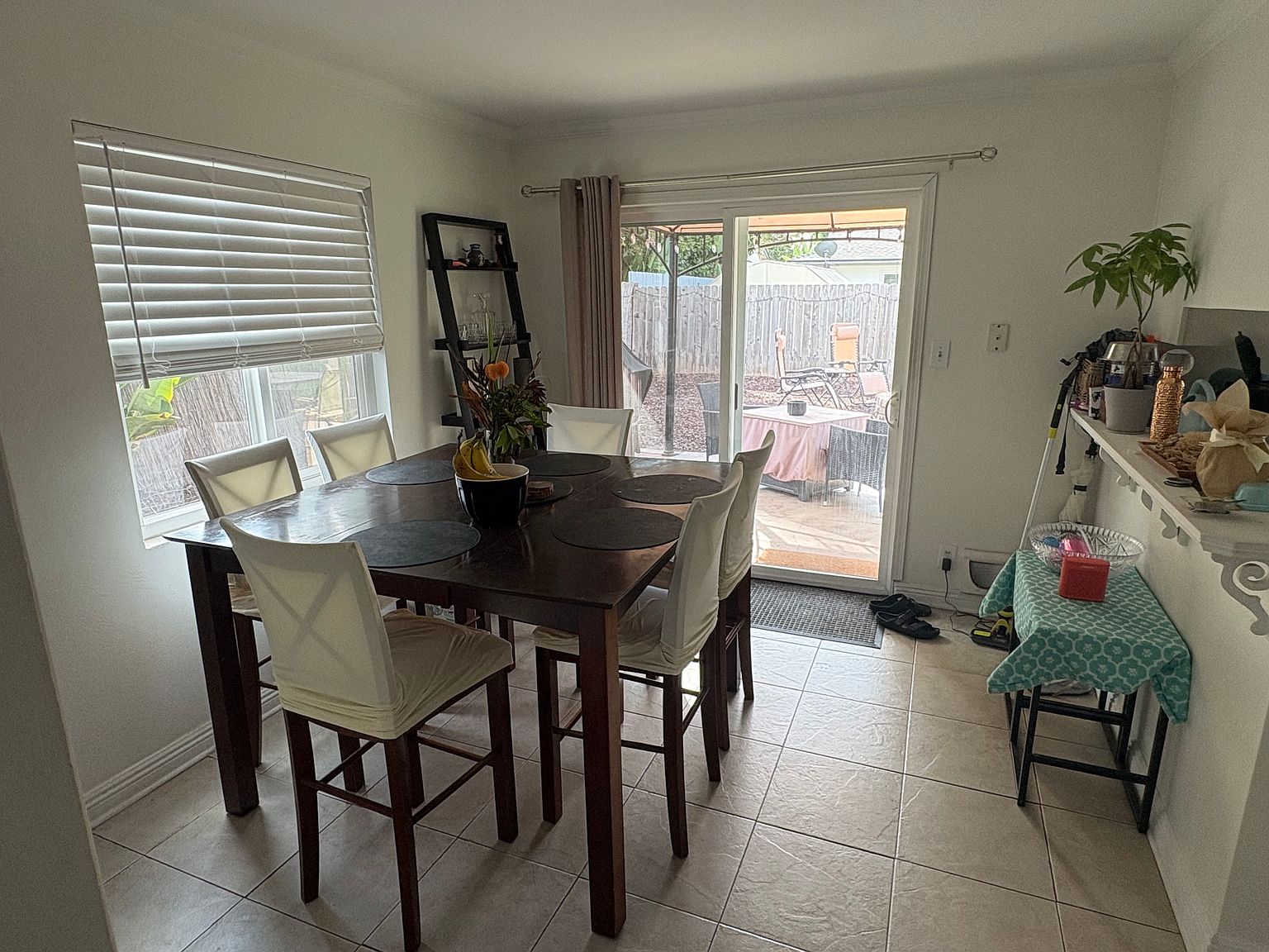 3253 Carolyn Cir photo 5