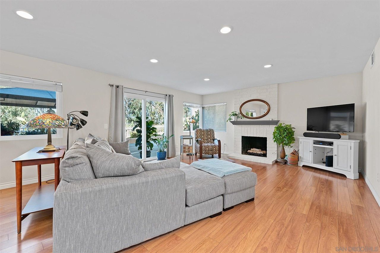 2895 Cottingham St photo 5