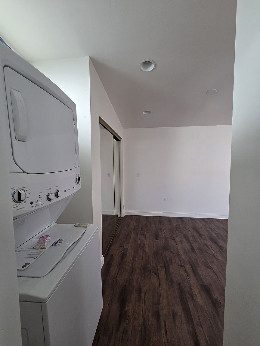 523 N Tremont St photo 4