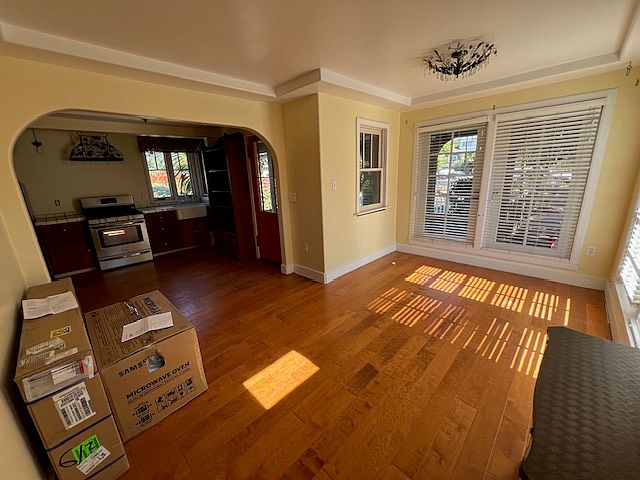 519 N Clementine St photo 5