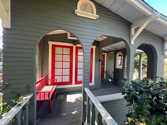 519 N Clementine St photo 3