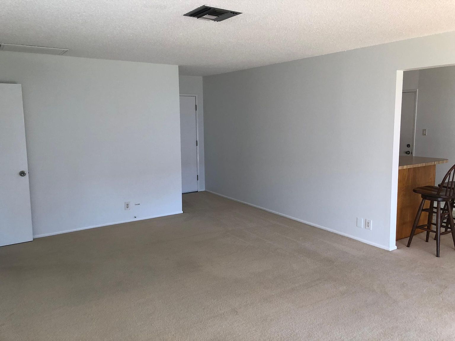 2206 Crestline Dr photo 2