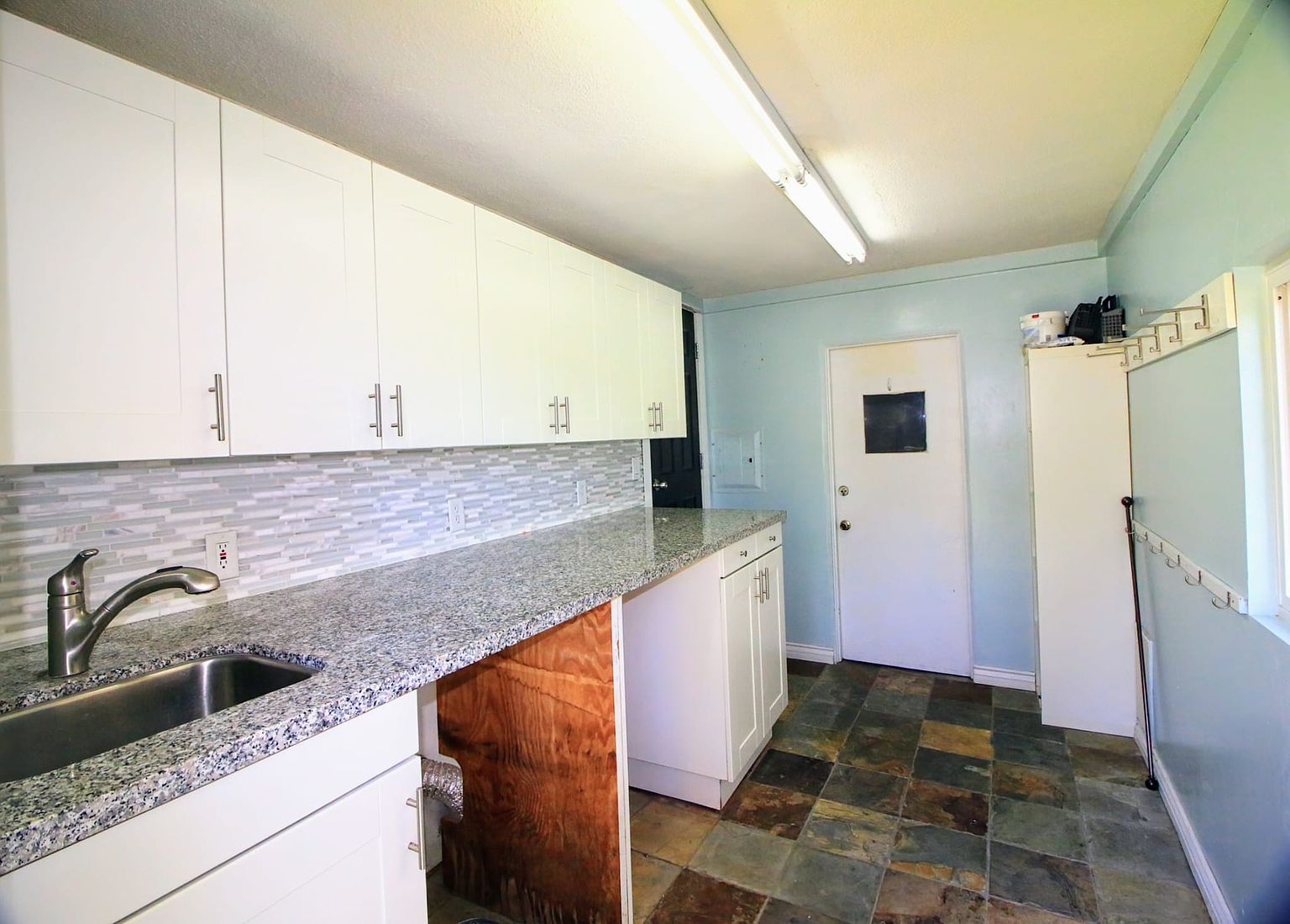 2736 Lomita St photo 4