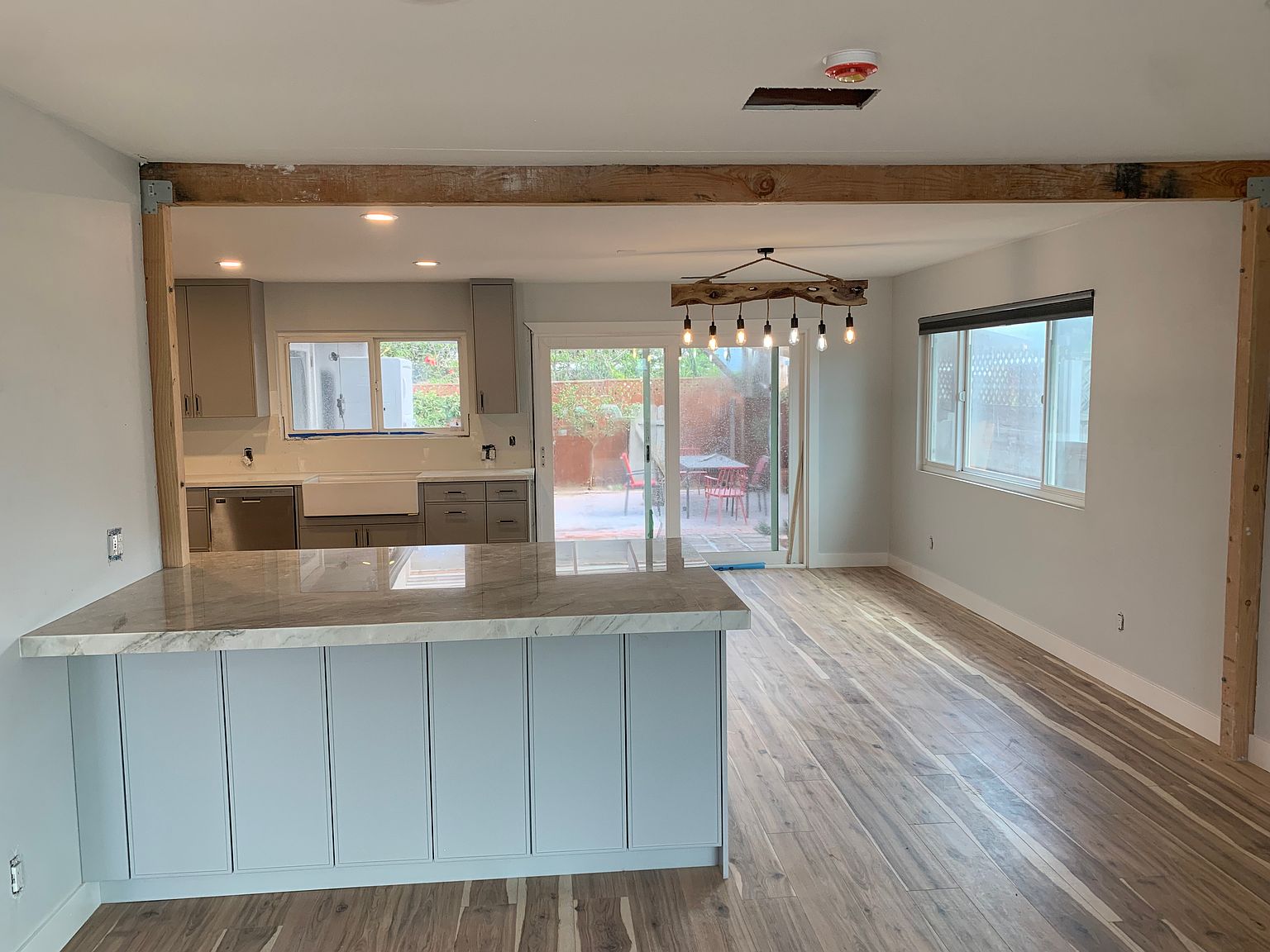 1103 Alberta Ave photo 5