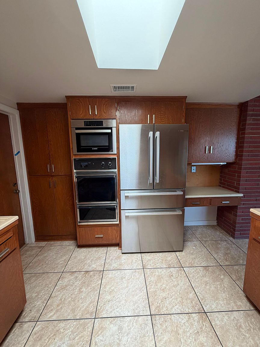 1300 Oak Ave photo 2