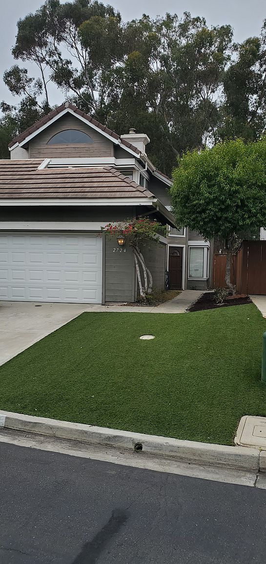 2724 Grove Ave photo 2