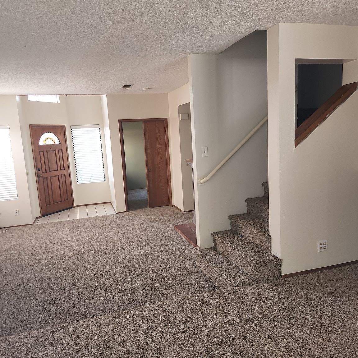 2724 Grove Ave photo 4