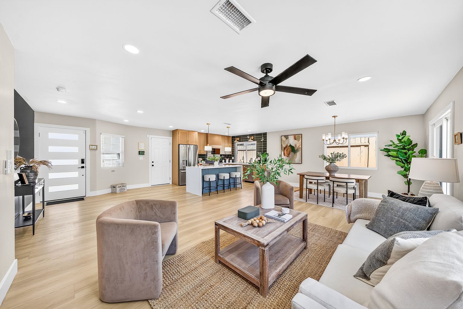 4948 Luna Dr photo 2