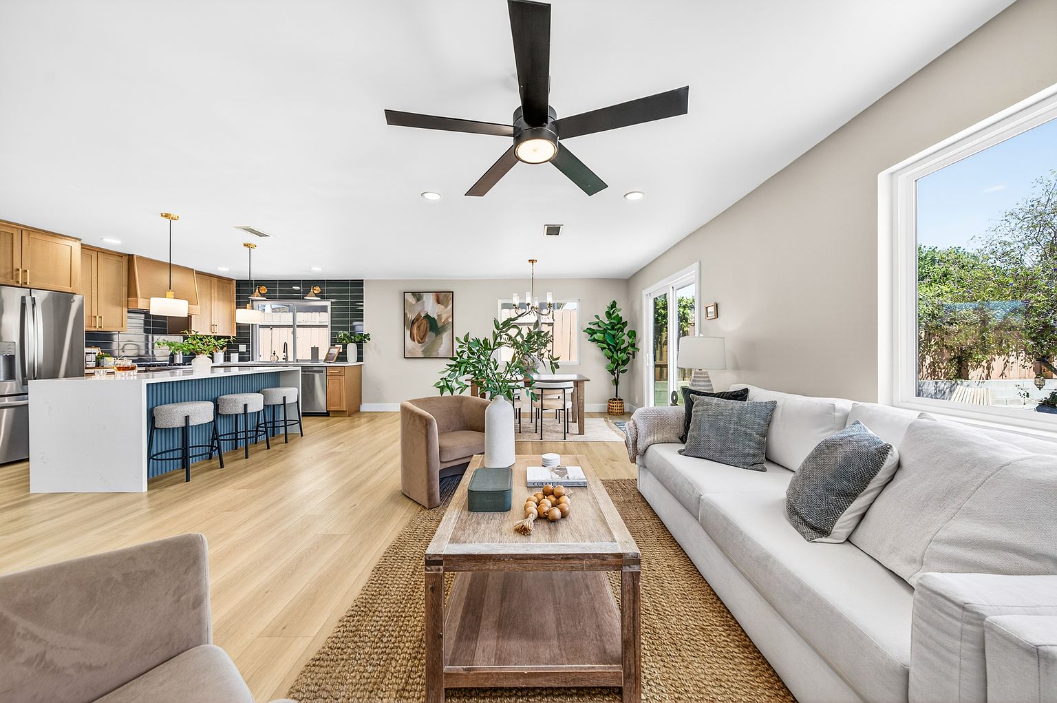 4948 Luna Dr photo 4