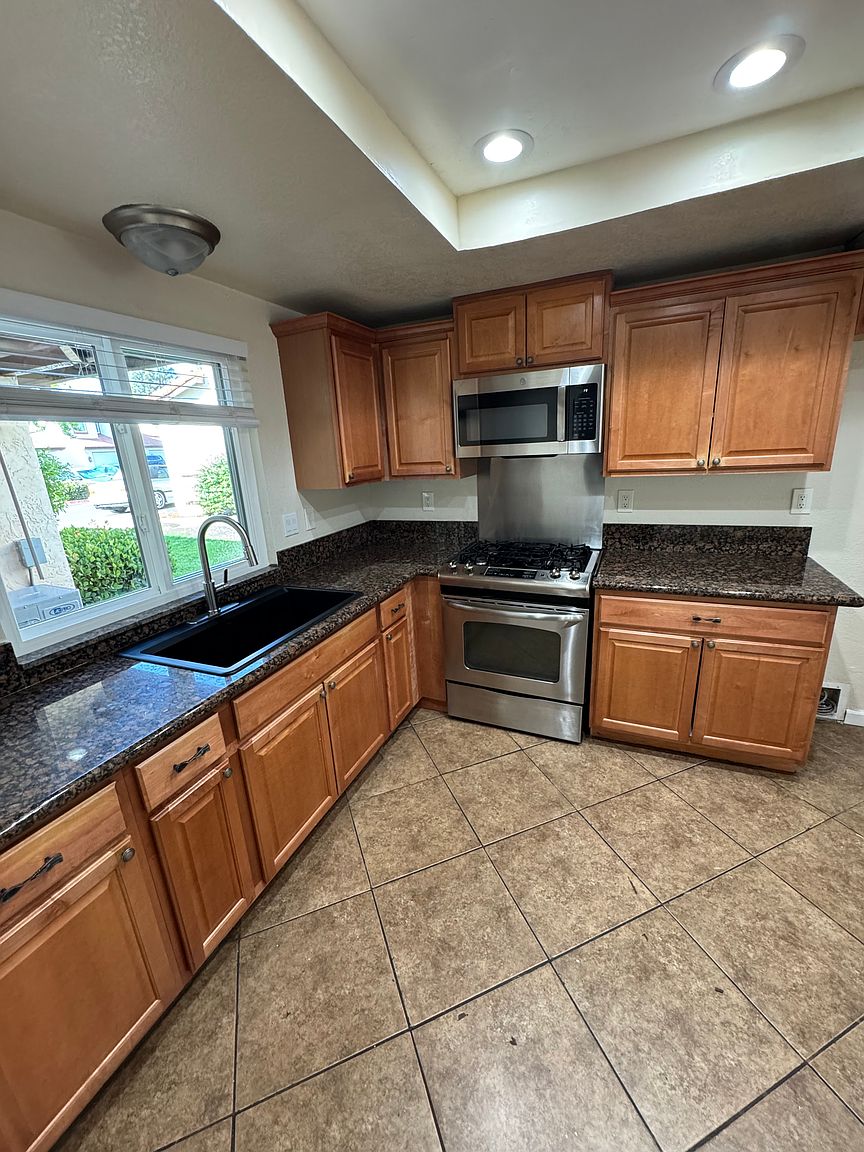 5627 Boot Way photo 4