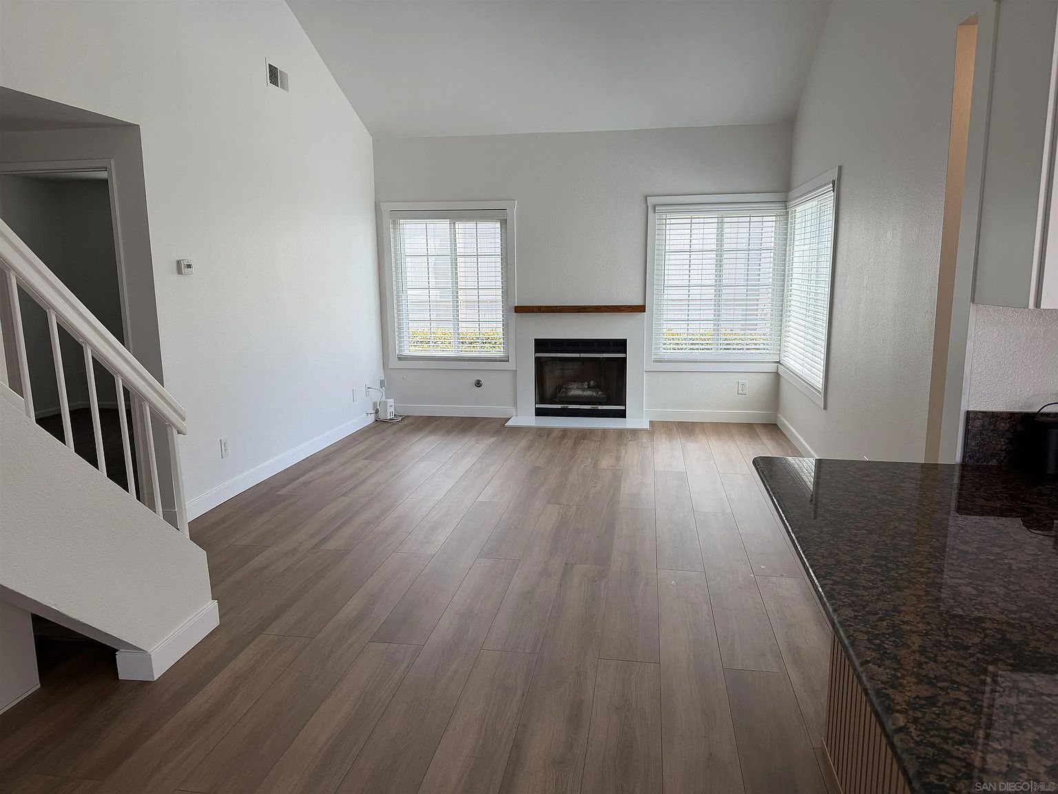 318 Riverview Way photo 3