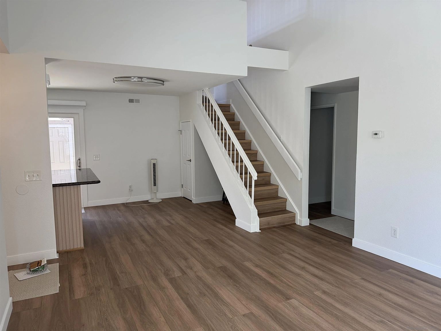 318 Riverview Way photo 4