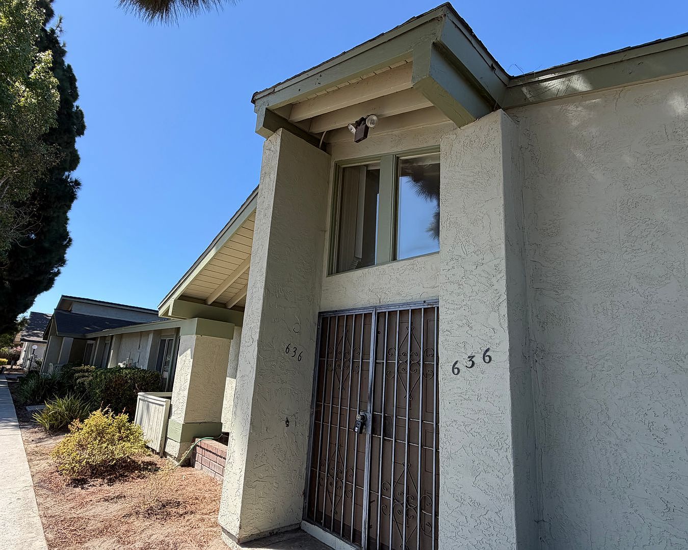 636 Kumquat Way photo 3