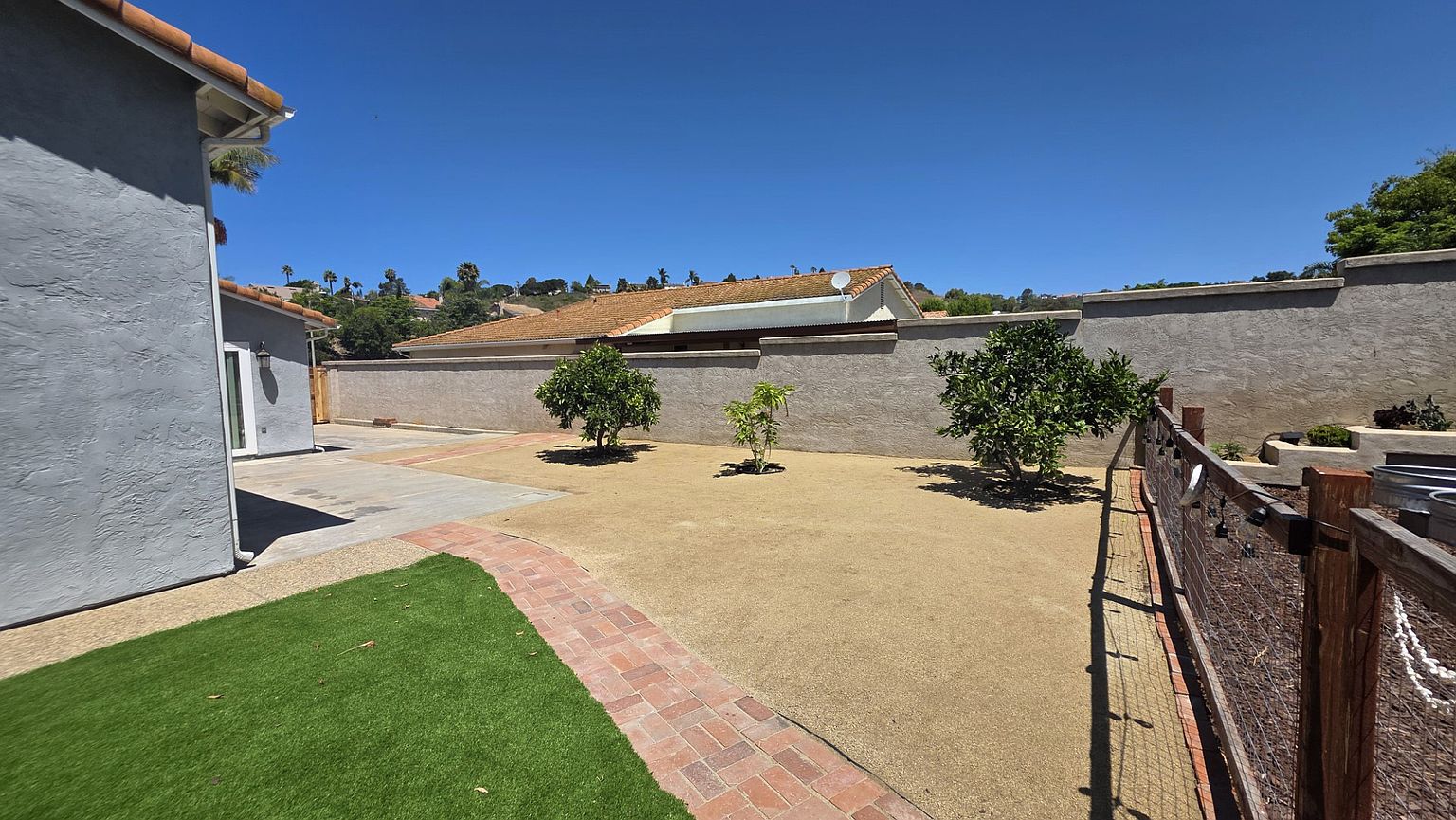 768 Valley Crest Dr photo 4