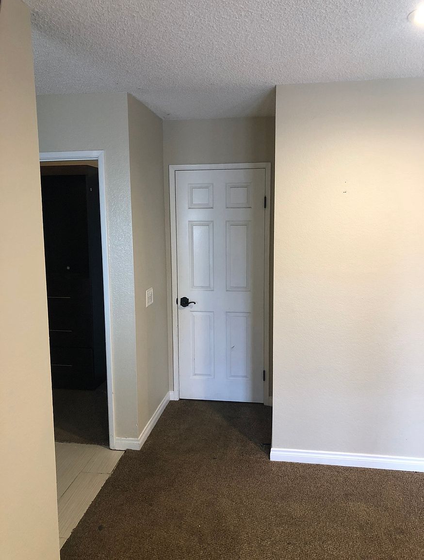 1671 W Knapp Dr photo 2