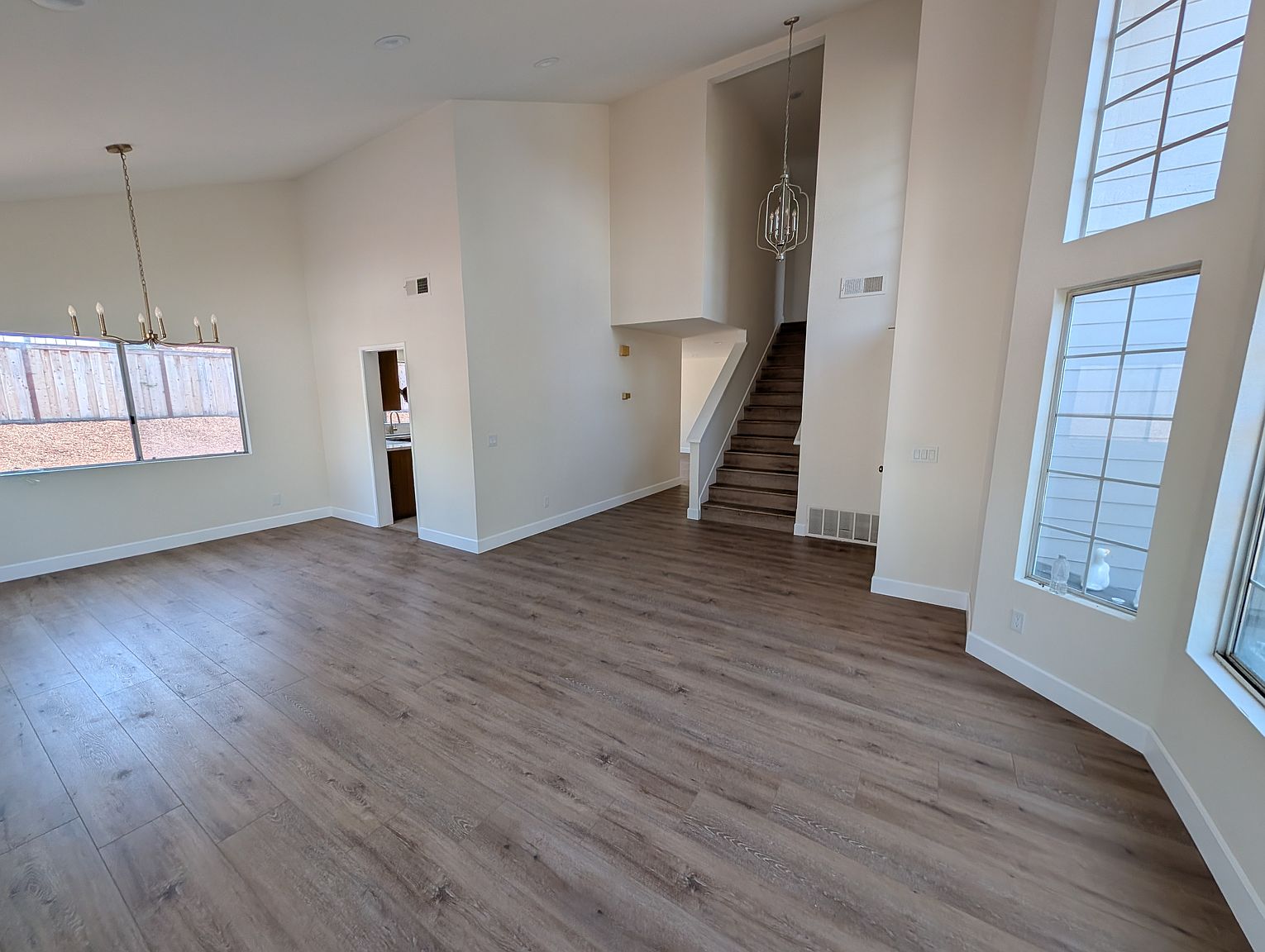 692 Wolf Point Ct photo 3