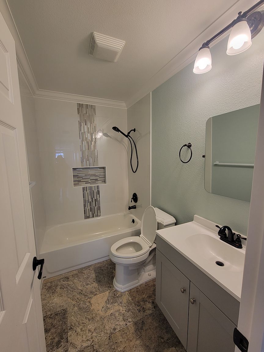 485 Lexington Cir photo 5