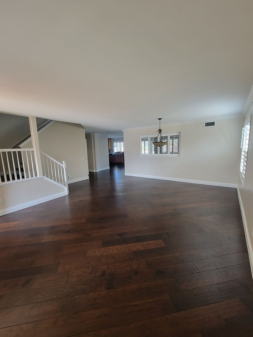 485 Lexington Cir photo 3