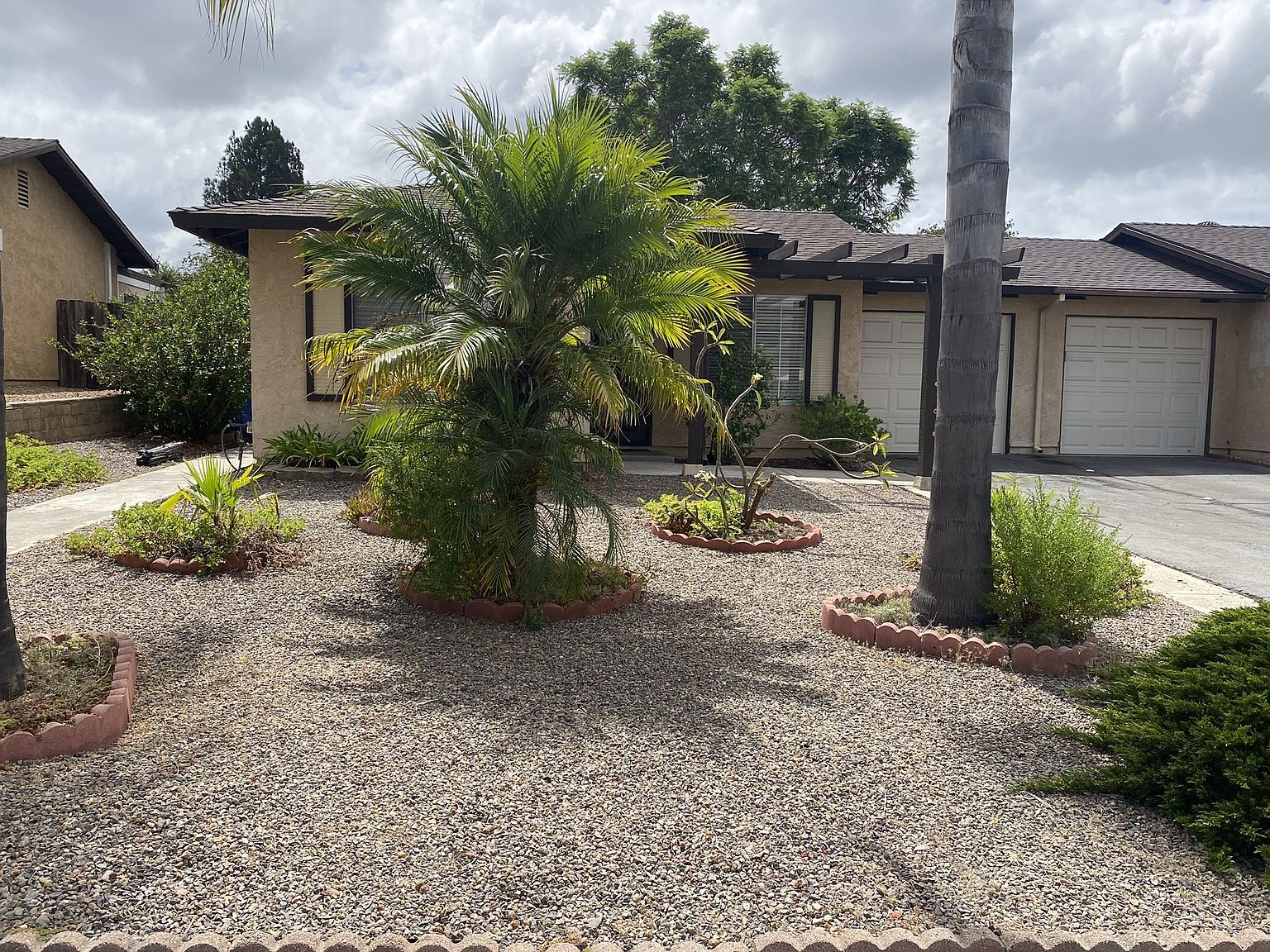 4693 Mystik Rd photo 2