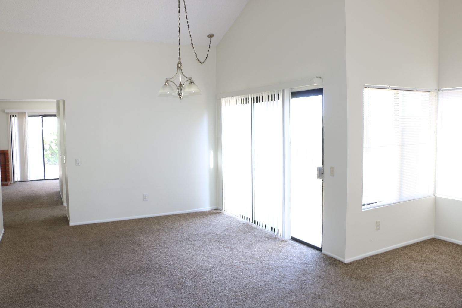 1436 Darwin Dr photo 2