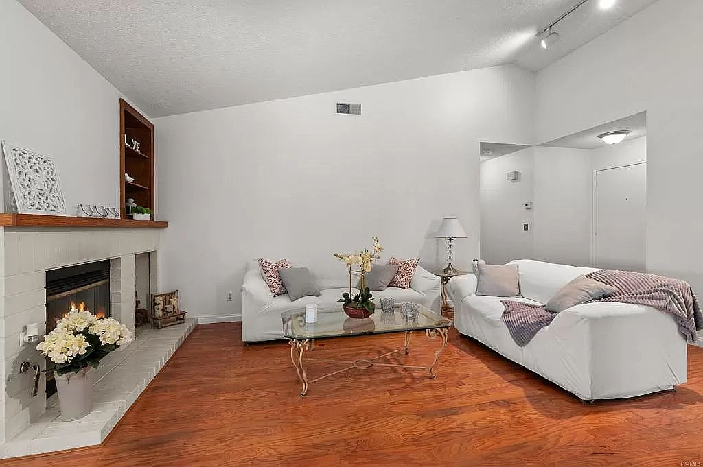 4919 Glenhaven Dr photo 5