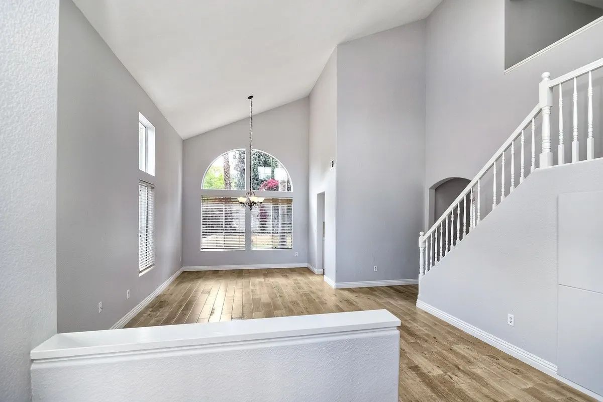 761 Mosaic Cir photo 5