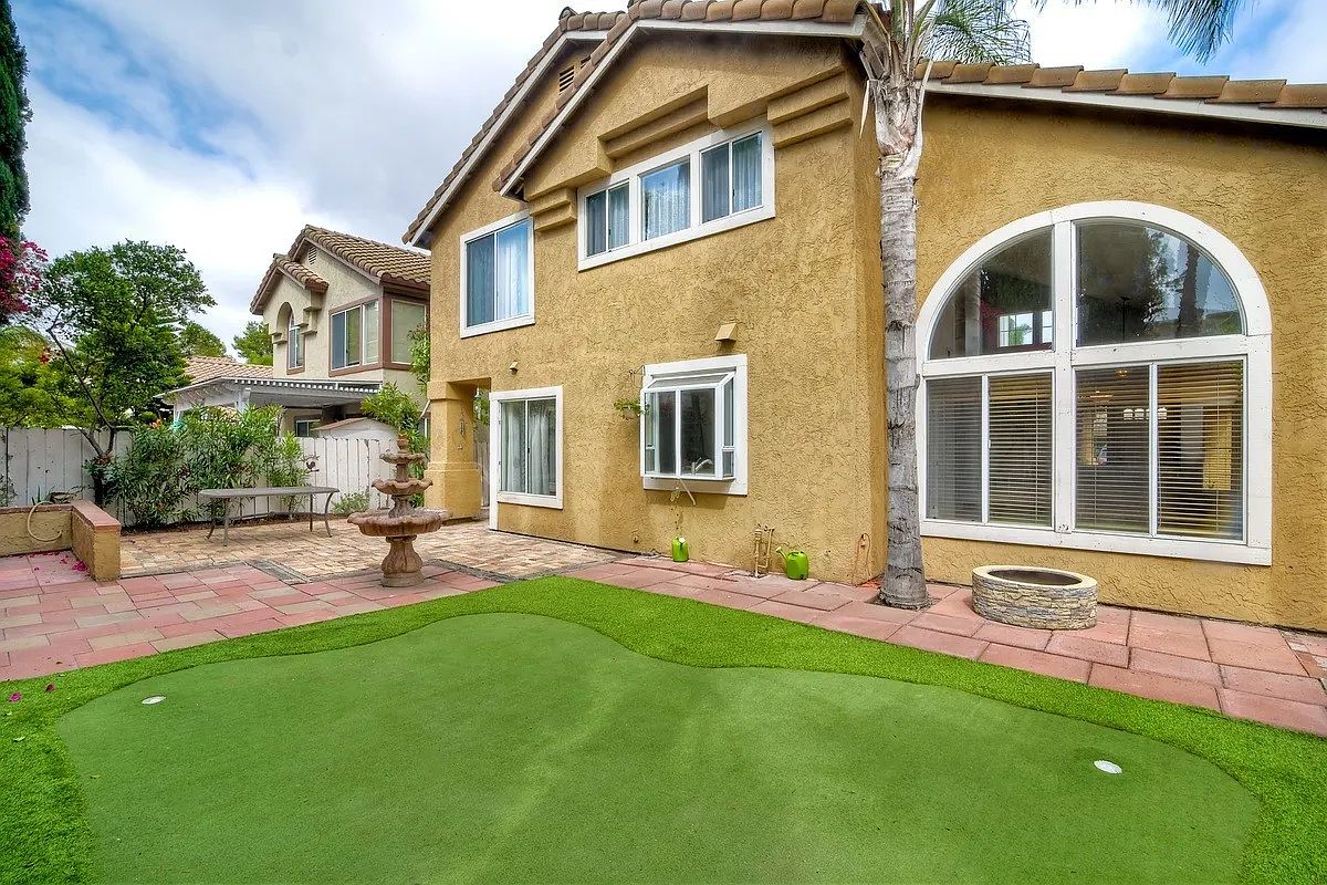 761 Mosaic Cir photo 4