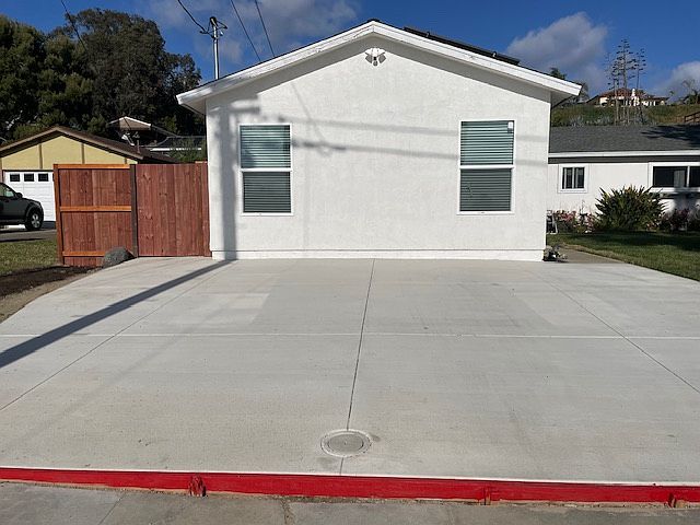 423 Palmbark St photo 2