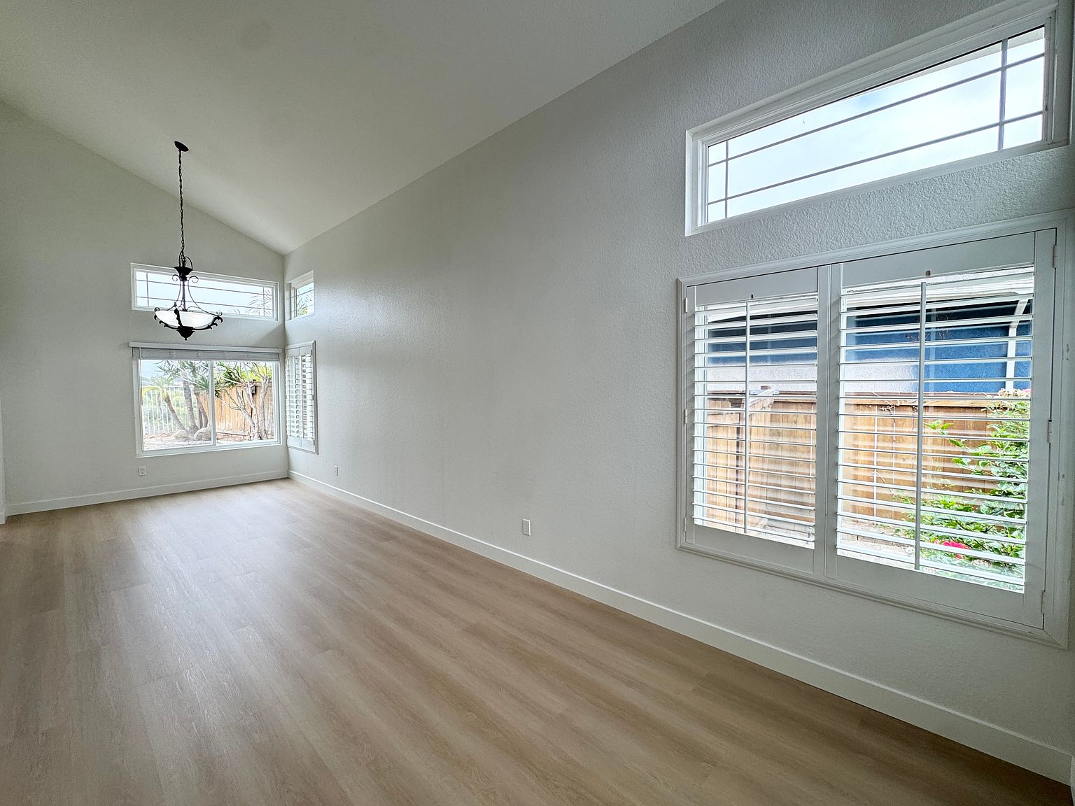 3413 Caseras Dr photo 3