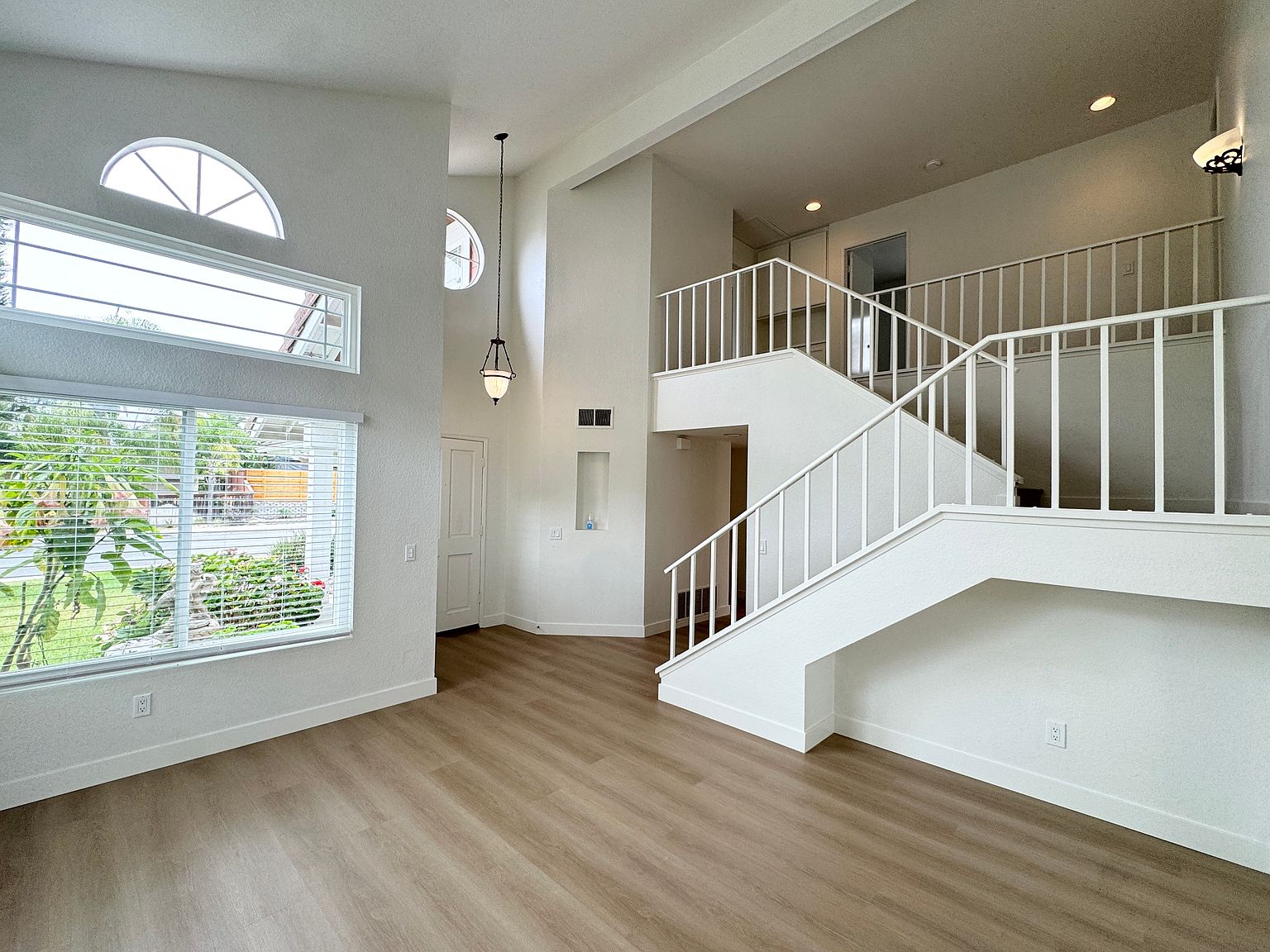 3413 Caseras Dr photo 5