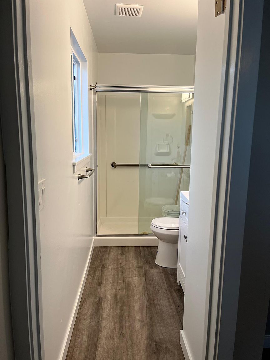 4112 Lewis St photo 5
