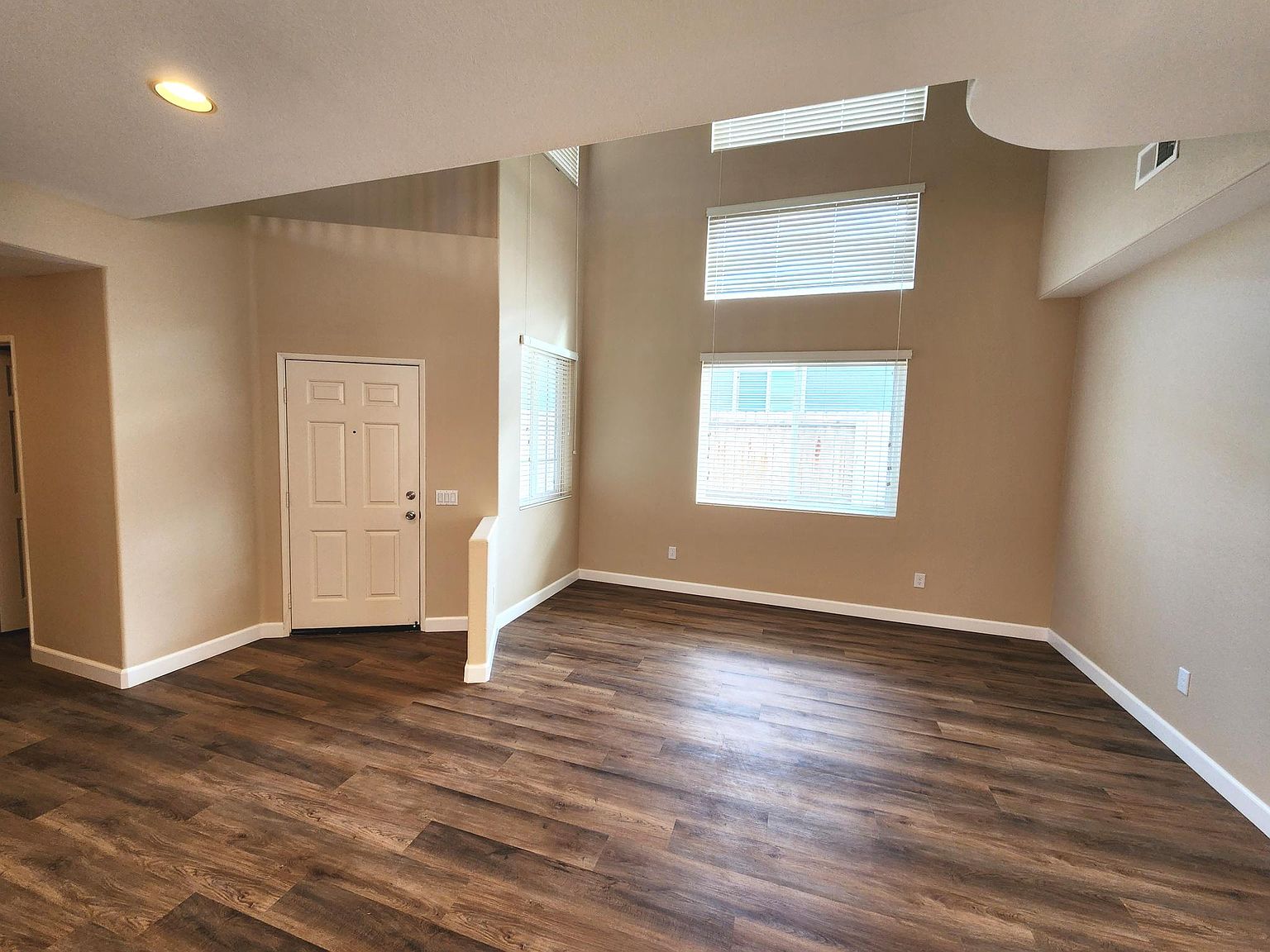 609 Paseo Rio photo 4
