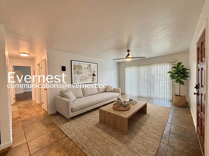 2344 Hosp Way photo 2