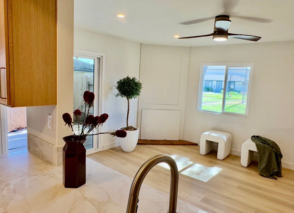 3412 Los Mochis Way photo 4