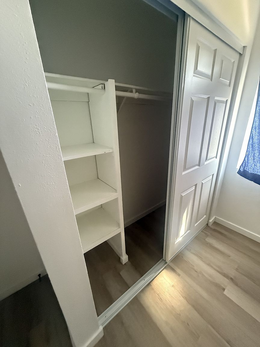 3401 Del Este Way photo 2