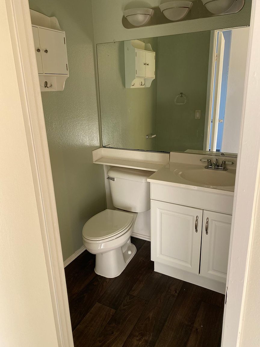 3565 Surf Pl photo 4