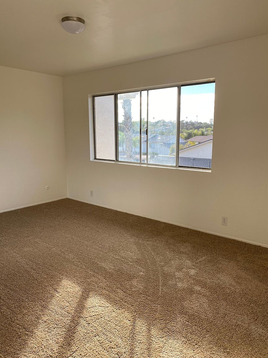 3565 Surf Pl photo 5