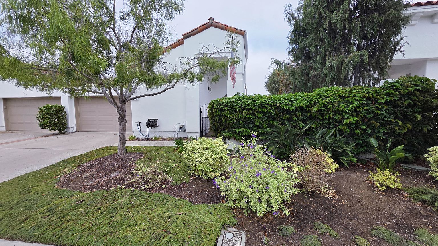 4843 Galicia Way photo 2
