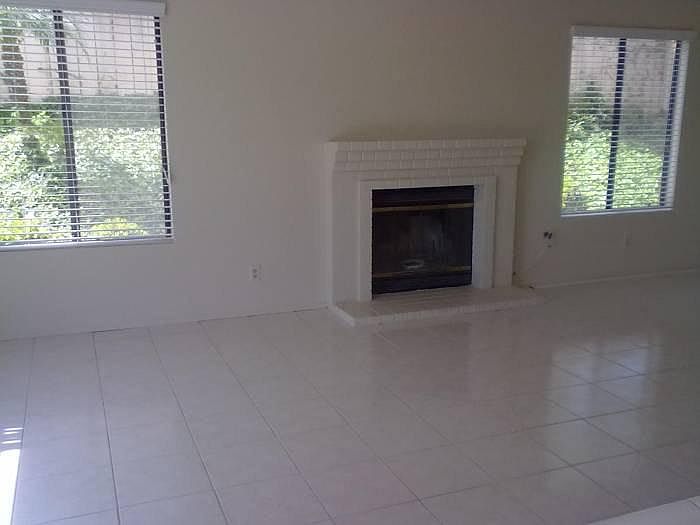 1925 Cherrywood St photo 3