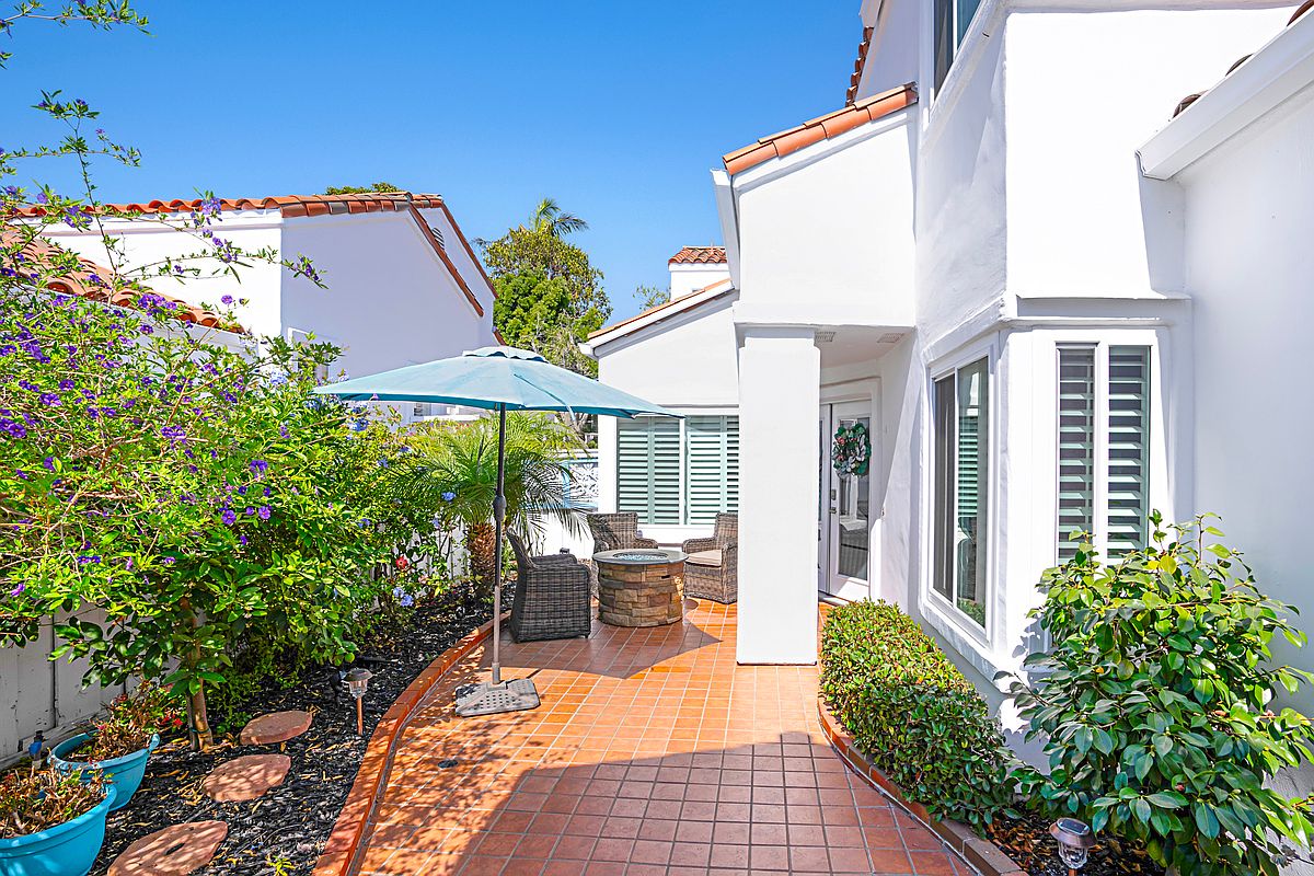 4958 Lerkas Way photo 5