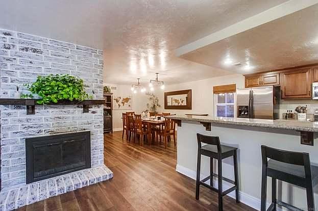 1566 La Vine Ln photo 3