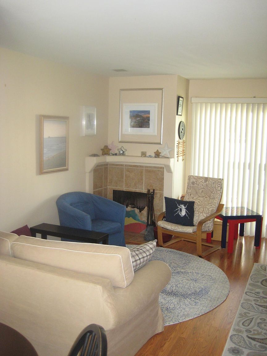 386 Hemlock Ave photo 4