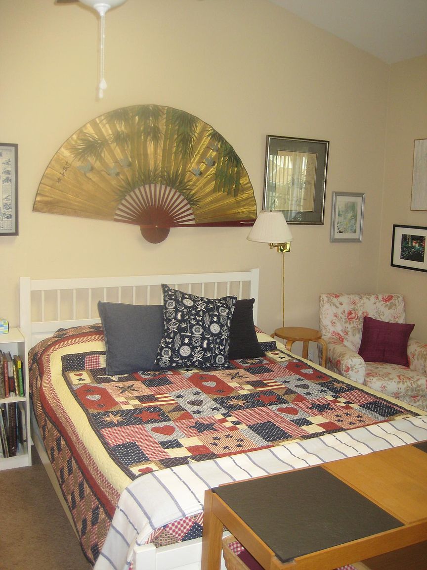 386 Hemlock Ave photo 3