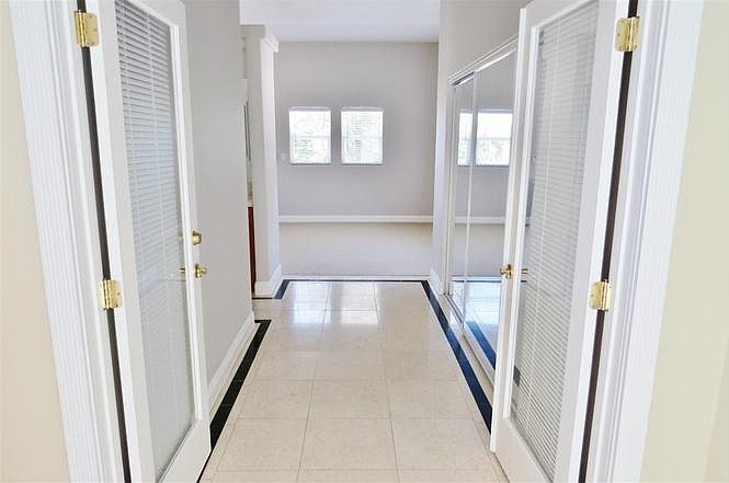 310 Tamarack Ave photo 4