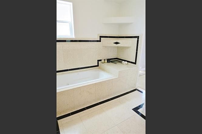 310 Tamarack Ave photo 5