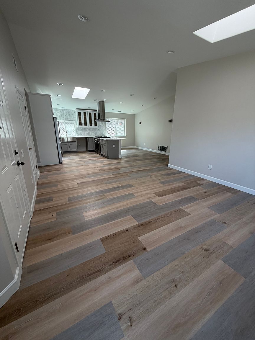 1044 Palm Ave photo 2