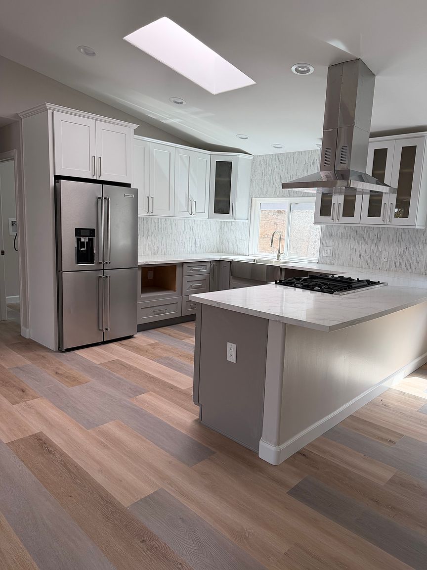 1044 Palm Ave photo 3